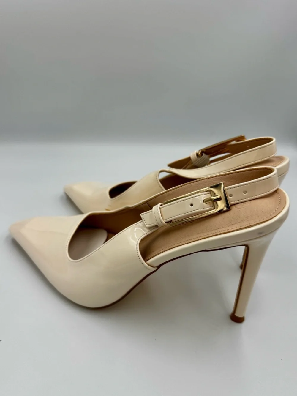 Nude Patent Leather Pointed Toe Slingback Stilettos Size 10 - Good Condition